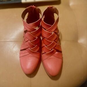 Anthropologie Woven leather bootie (EU37)